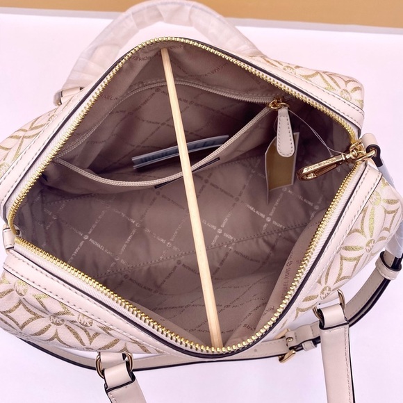 MICHAEL KORS MEDIUM DUFFLE SATCHEL
CROSSBODY BAG - Picture 4 of 9